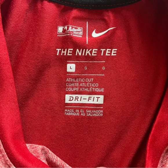 Nike Red Dri-FIT Cincinnatti Reds Quarter Sleeve, women’s Large. - Picture 3 of 3